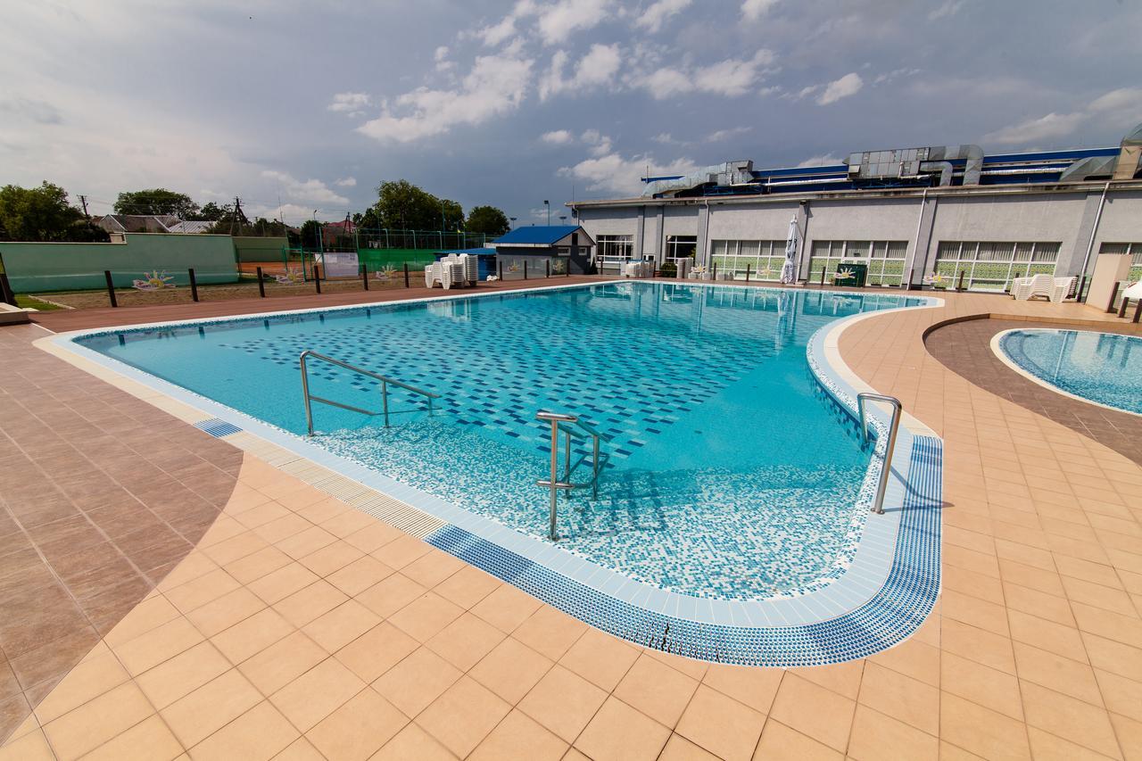 Zinedine Sport-Hotel Ujgorod Dış mekan fotoğraf